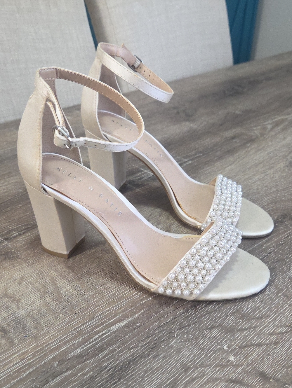 Kelly & Katie Hildie Pearl-Embellished Ivory Block Heel Sandals 6